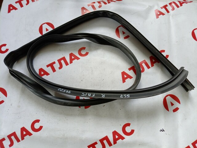 Уплотнитель NISSAN Sunny 