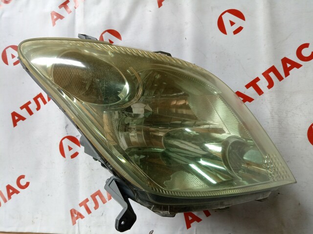 Фара TOYOTA Ist 