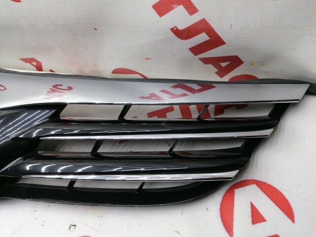 Решетка радиатора TOYOTA Avensis 