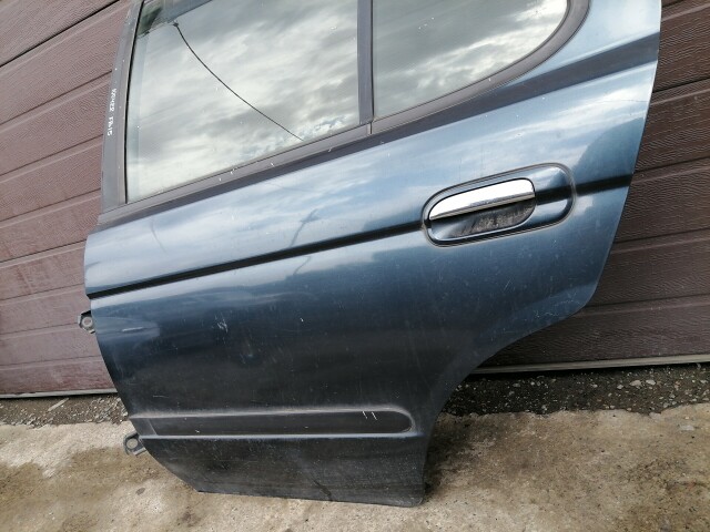 Дверь NISSAN Sunny 