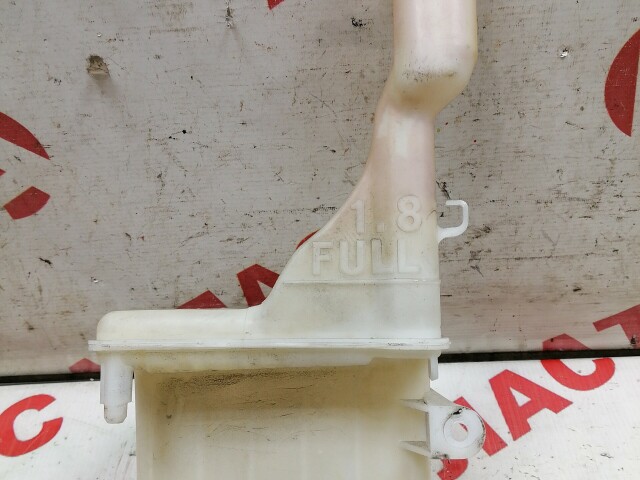 Бачок омывателя TOYOTA Vitz 