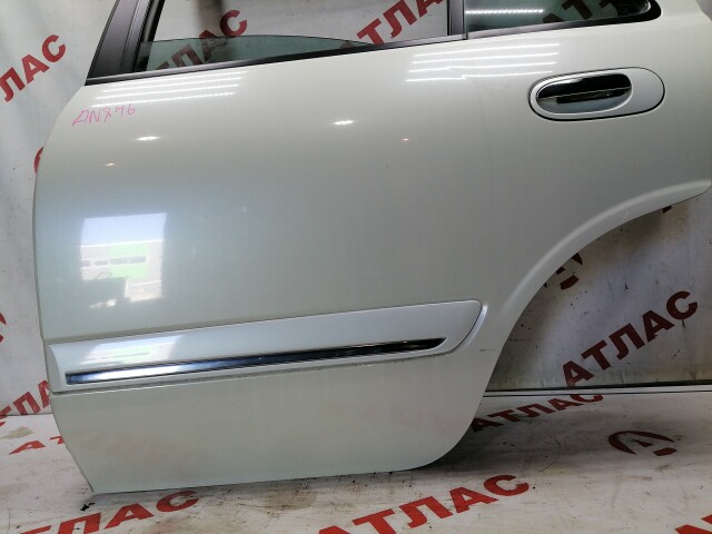 Дверь NISSAN Bluebird Sylphy 