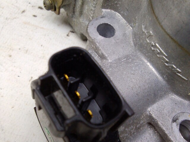 Дроссельная заслонка TOYOTA Caldina 7A-FE