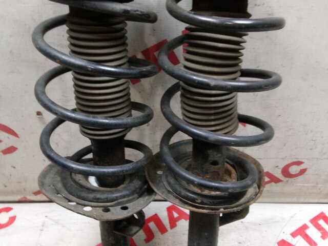 Стойка NISSAN Dualis 