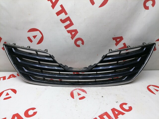 Решетка радиатора TOYOTA Camry 