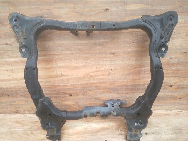 Подрамник HONDA Stream 