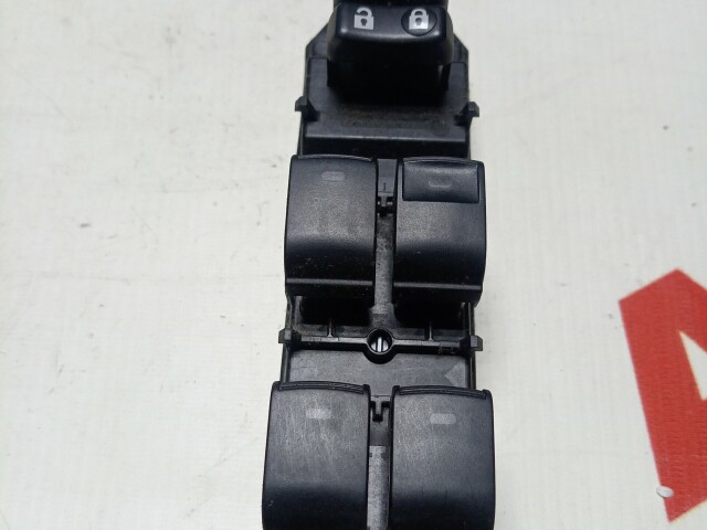 Блок управления стеклоподъемниками TOYOTA Corolla Axio 