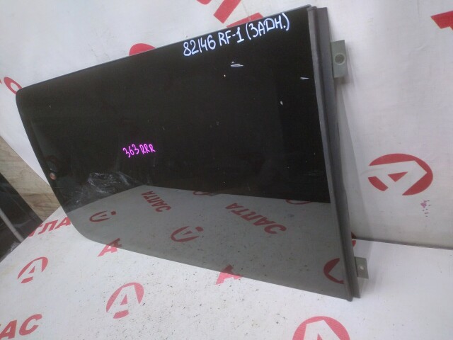 Стекло HONDA Stepwgn 