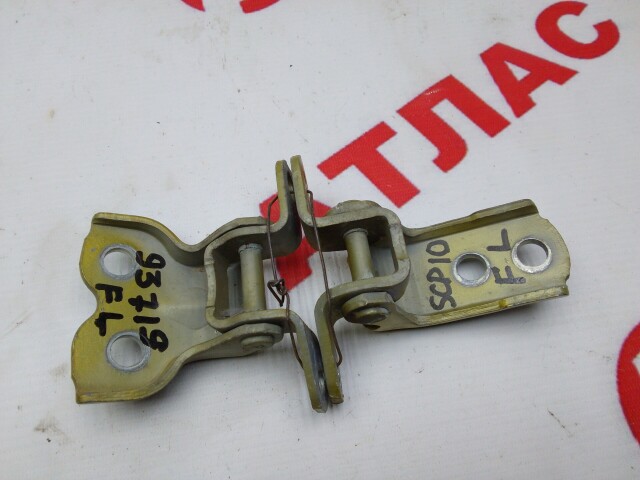 Кронштейны двери TOYOTA Vitz 