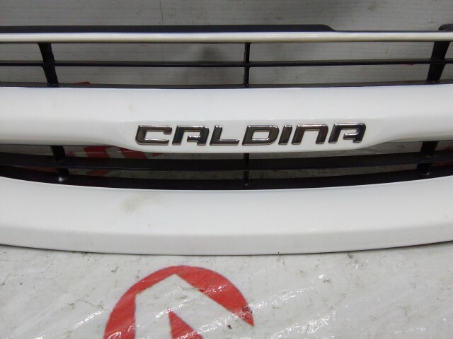 Решетка радиатора TOYOTA Caldina 