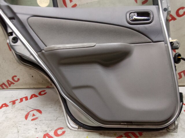 Дверь NISSAN Sunny 