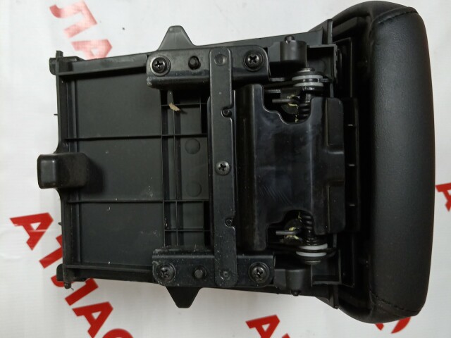Подлокотник TOYOTA RAV4 