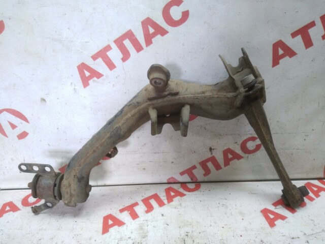 Рычаг TOYOTA Avensis 