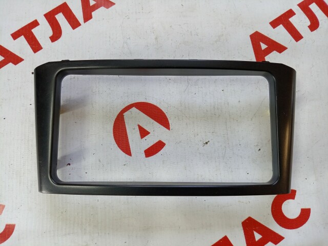 Рамка магнитолы TOYOTA Avensis 
