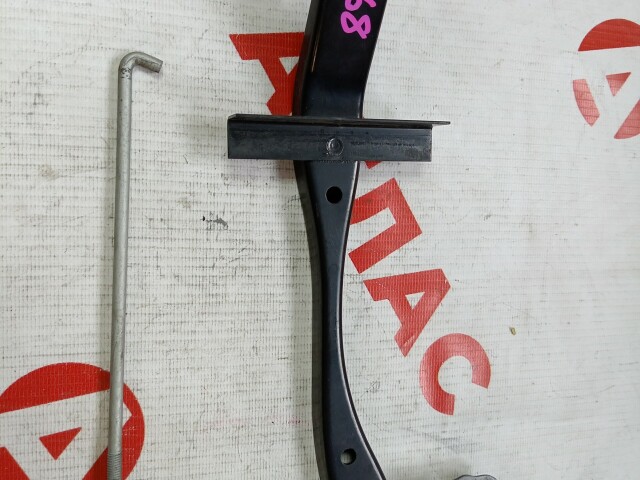 Крепление аккумулятора TOYOTA Estima 