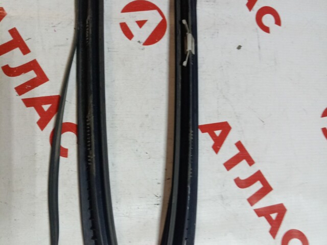 Молдинг лобового стекла HONDA Stream 