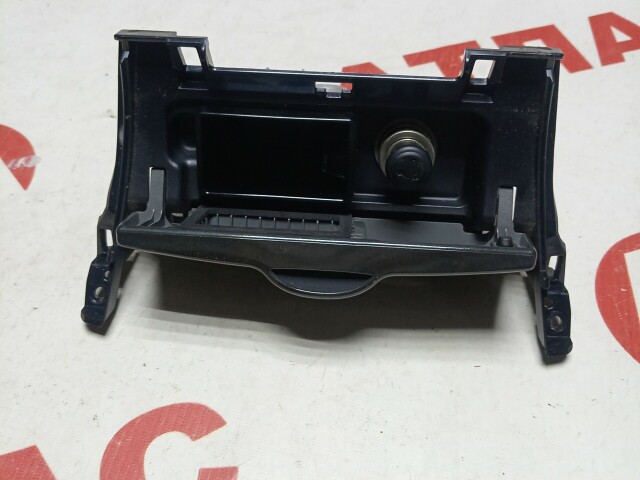Пепельница TOYOTA Corolla Fielder 