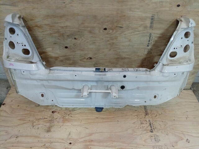 Задняя панель TOYOTA Platz 