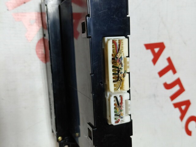 Блок управления печкой и кондиционером TOYOTA Carina 