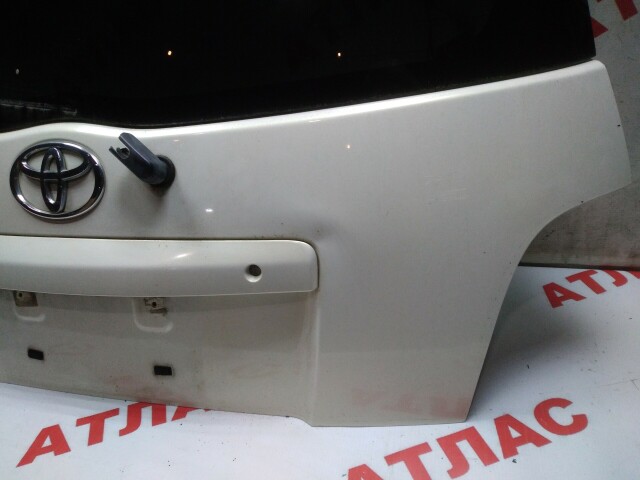 Дверь багажника TOYOTA Ist 
