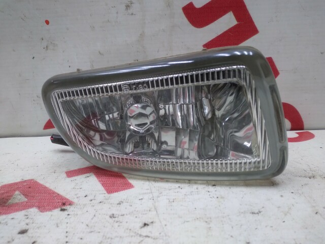 Туманка TOYOTA Caldina 