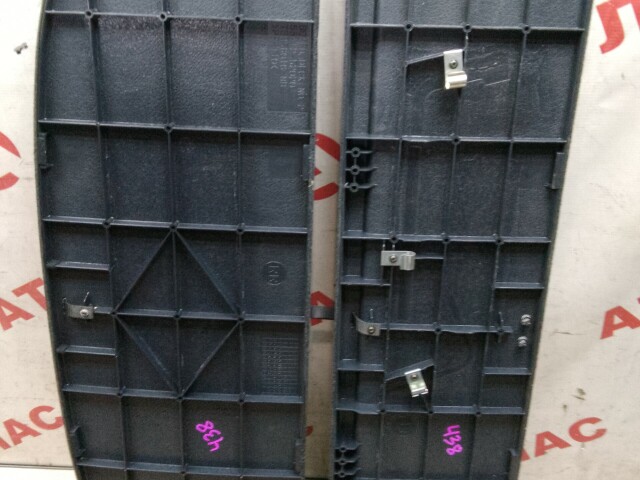 Обшивка багажника TOYOTA Ist 