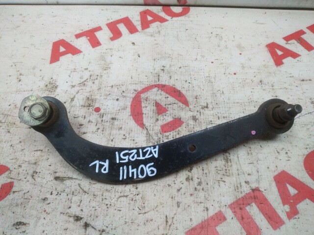 Рычаг TOYOTA Avensis 