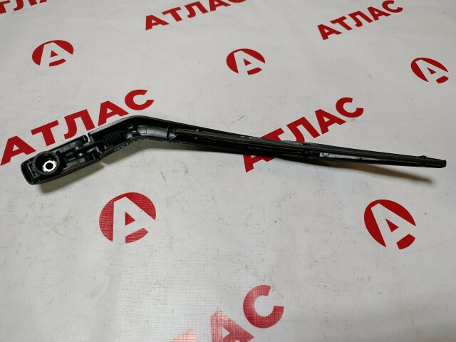 Дворник двери багажника TOYOTA Vitz 