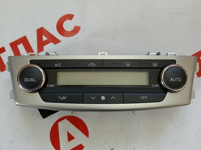 Блок управления печкой и кондиционером TOYOTA Avensis 