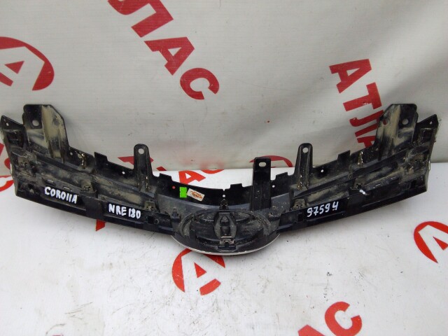 Решетка радиатора TOYOTA Corolla 
