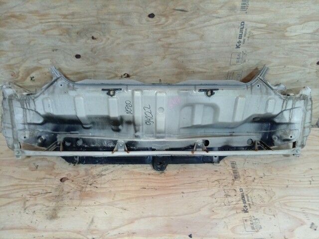 Задняя панель TOYOTA Ist 