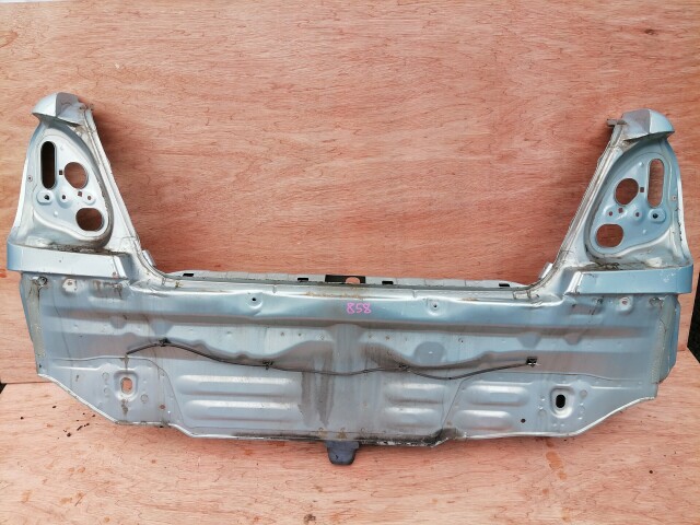 Задняя панель TOYOTA Platz 