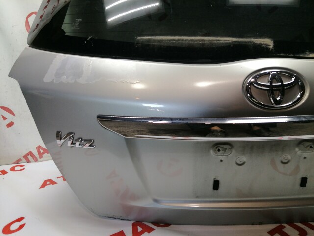 Дверь багажника TOYOTA Vitz 