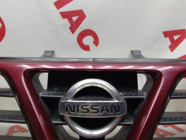 Решетка радиатора NISSAN X-Trail 