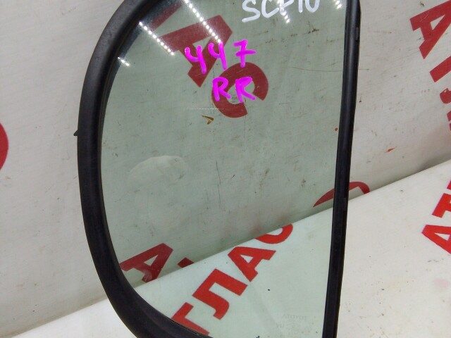 Треугольник (стекло) TOYOTA Vitz 