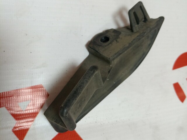 Брызговик TOYOTA Ist 