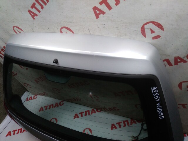 Дверь багажника NISSAN Wingroad 