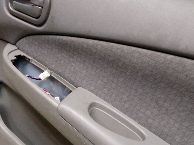 Дверь NISSAN Sunny 