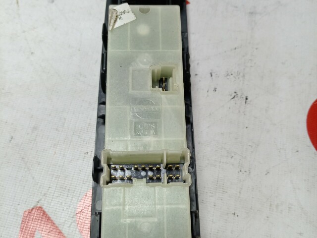 Блок управления стеклоподъемниками NISSAN X-Trail 