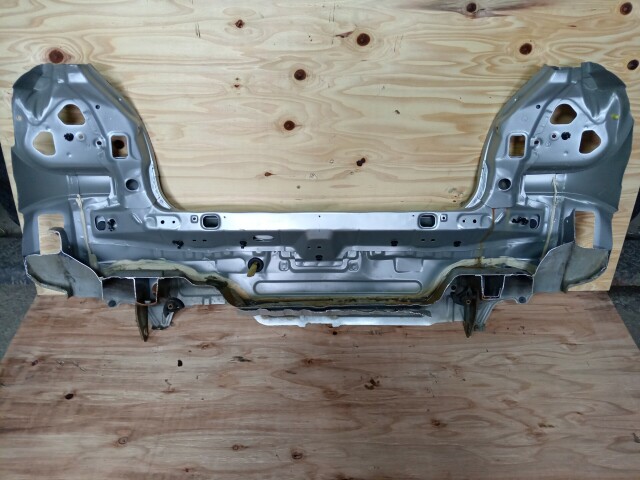 Задняя панель TOYOTA Vitz 