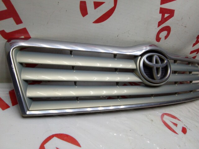 Решетка радиатора TOYOTA Avensis 