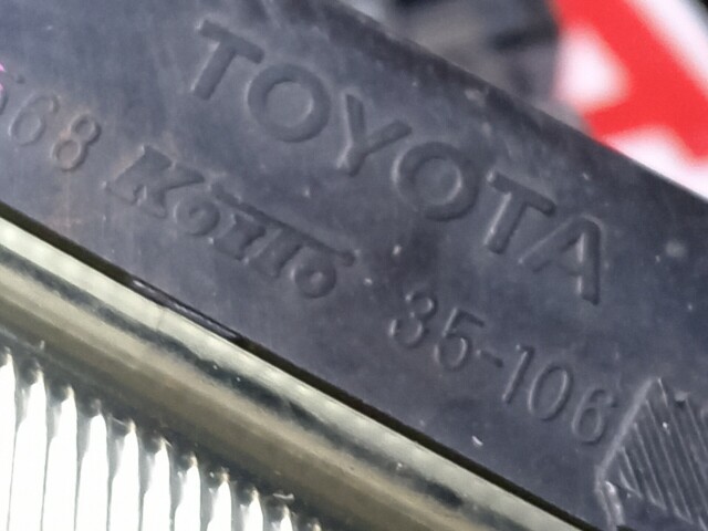 Фара TOYOTA Avensis 