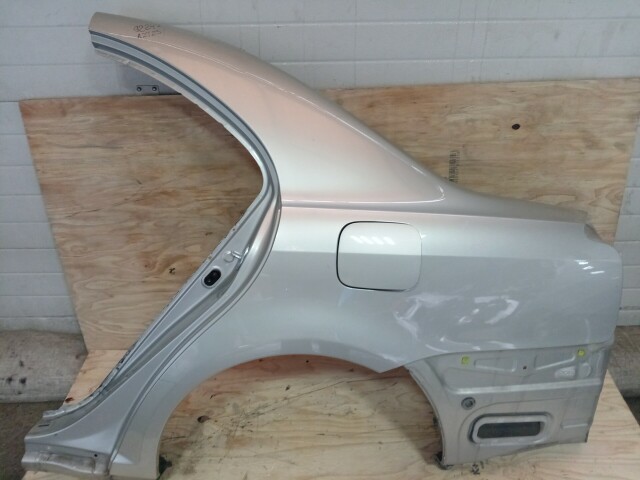 Крыло заднее TOYOTA Avensis 