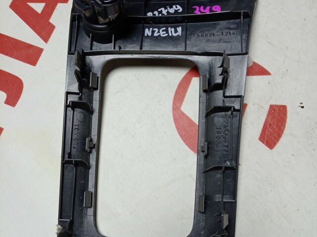 Накладка TOYOTA Corolla 