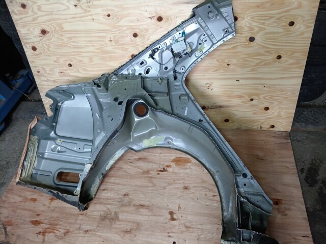 Крыло заднее TOYOTA Avensis 