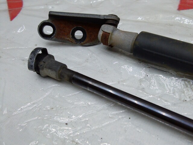 Амортизатор багажника NISSAN X-Trail 