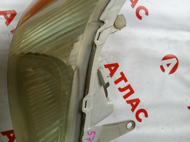 Фара TOYOTA Platz 