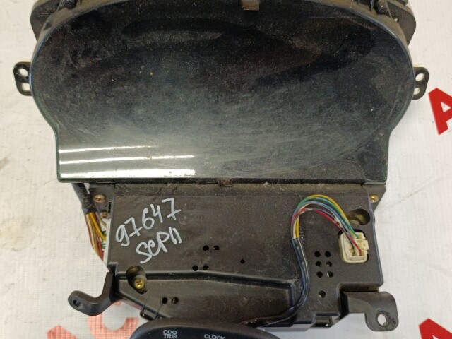 Щиток приборов TOYOTA Vitz 