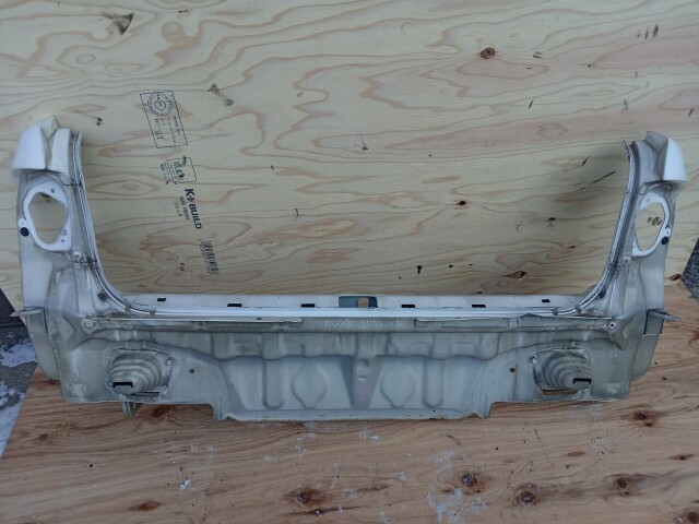 Задняя панель TOYOTA Corolla 