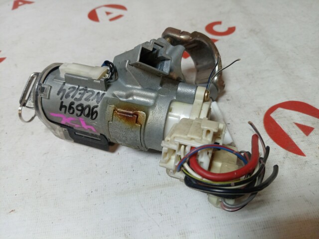 Замок зажигания TOYOTA Corolla Fielder 